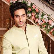 Aman Gandhi - Hrithik Virani
